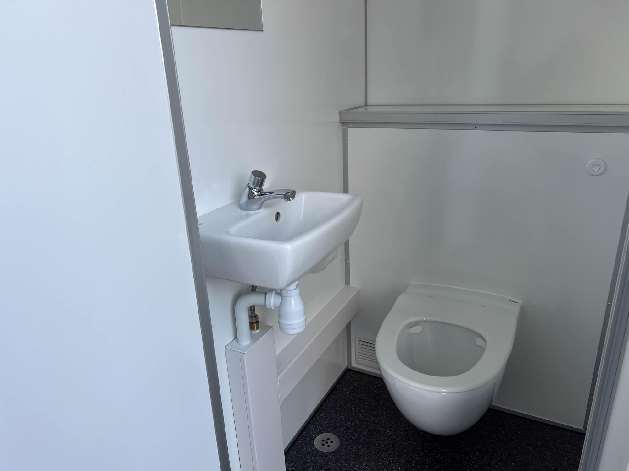 TYPE 360: Toiletwagen - 3 toiletten - vacuüm5